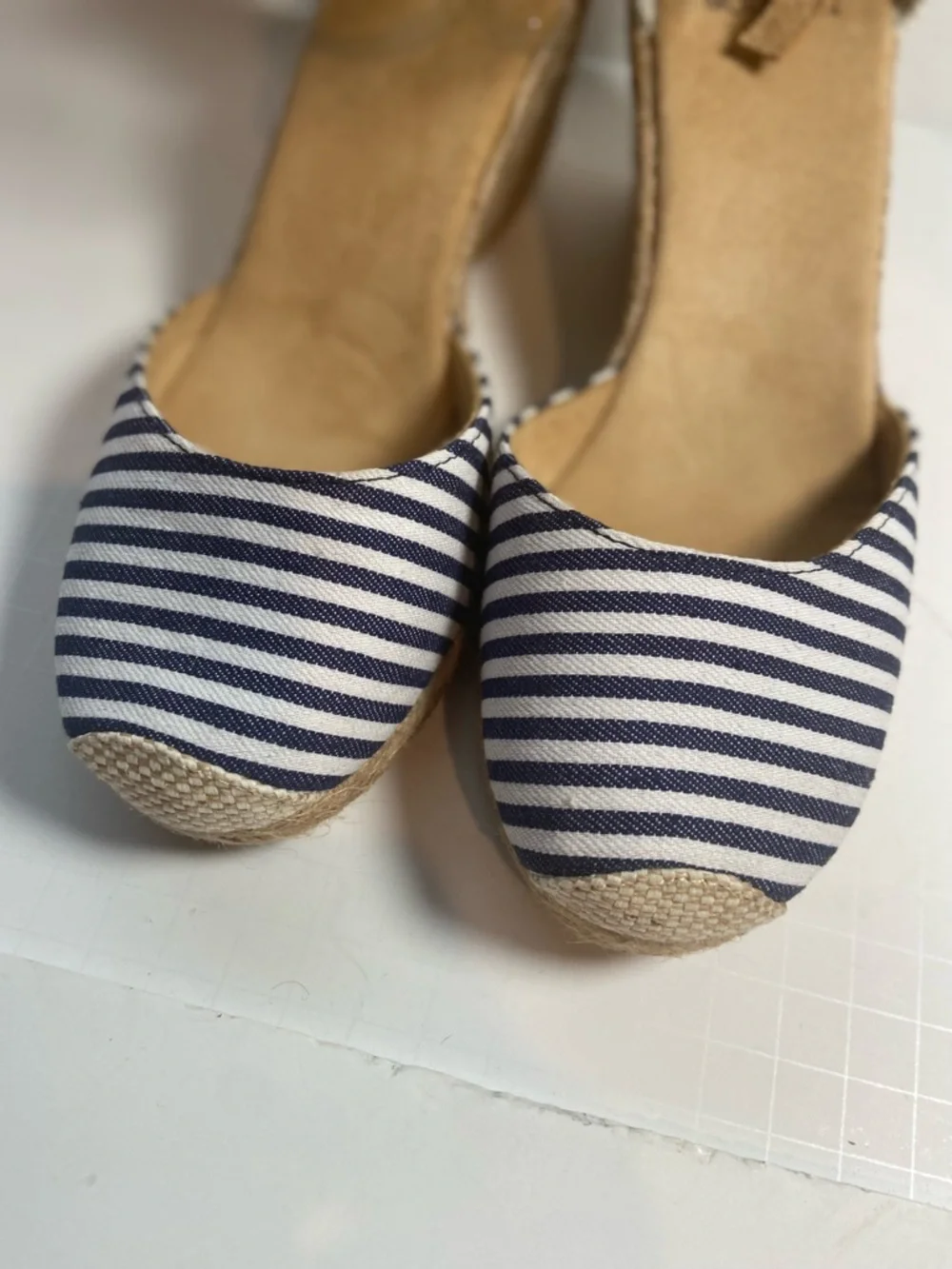 White Mountain~Navy/White Striped Cotton Canvas~Espadrille~Wedge~Sandal~Size 8.5